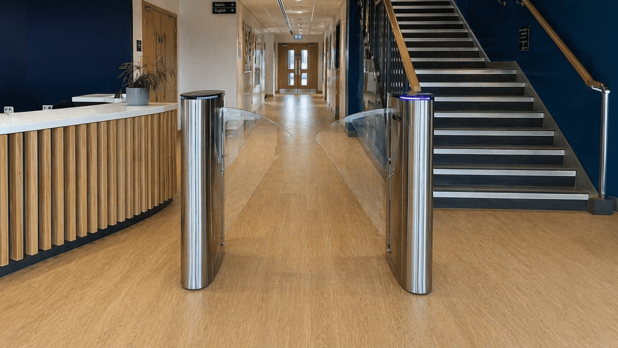 Single lane speed gate inside a school